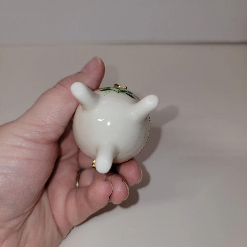 Vintage Floral Ceramic Hinged Egg Shaped Trinket Box Gold Trim 3 Footed